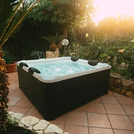 Villathomas * Campofelice Di Roccella