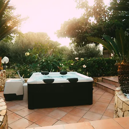 Villathomas Villa *