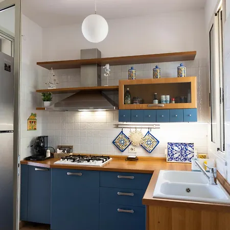 Villathomas Campofelice Di Roccella